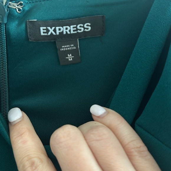 Express - Green dress. Size medium! Excellent condition - Picture 6 of 6